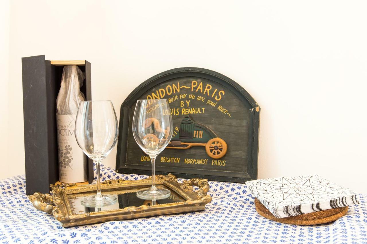 Lisbon Secret & Charming Baixa 4 Bedroom Apartment Bagian luar foto