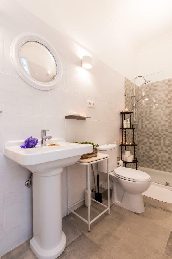 Lisbon Secret & Charming Baixa 4 Bedroom Apartment Bagian luar foto